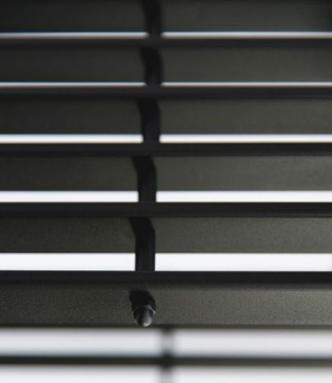 Preview: DanDiBo Gartenbank Metall Wetterfest Schwarz 150 cm Sitzbank Modern D-Stil Parkbank Eisen Blumenbank