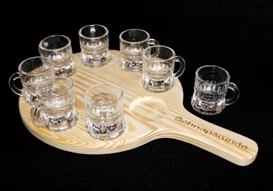 Preview: Schnapsrunde 20cm mit Gravur und 8 Gläser Schnapsbrett Schnapsleiste Schnapslatte Serviertablett