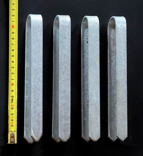4 Stück Bodenanker verzinkt M Erdanker für Rosenbogen 22 cm Heringe Erdspieß Bodenspieß Befestigung Verankerungs-Set