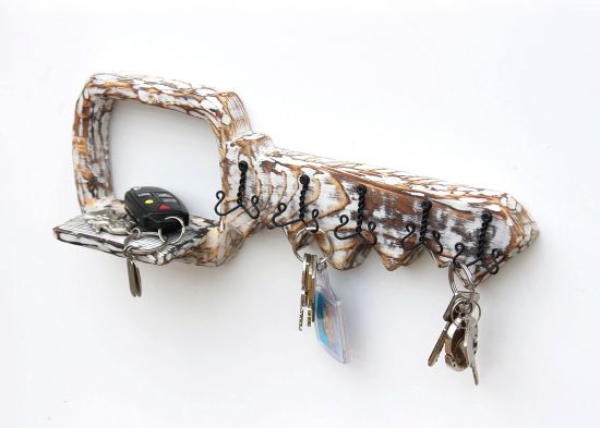 Preview: DanDiBo Schlüsselbrett mit Ablage Holz Schlüsselboard Schlüsselhaken handgemacht 1101 Bügel Holzschlüssel