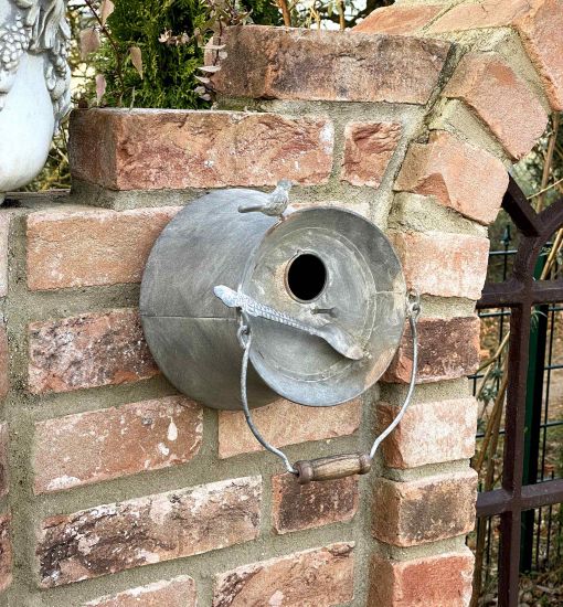 DanDiBo bird house to hang up metal decorative pot bucket weatherproof 481997 nesting box feeding station for birds shabby metal bucket tub balcony