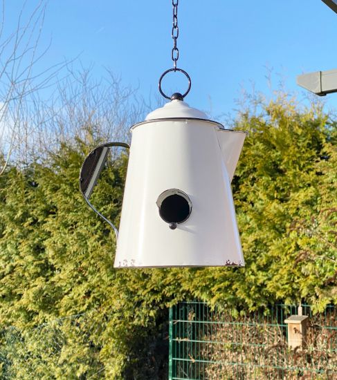 DanDiBo Vogelhaus zum Aufhängen Metall Deko Kaffeekanne wetterfest 521864 Nistkasten Teekanne Futterstation für Vögel Shabby mit Kette Metallkanne Kanne Balkon