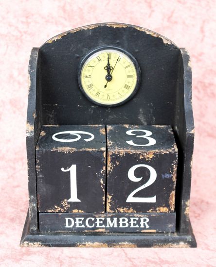 Preview: Uhr mit Kalender 14B142 Schwarz Shabby Kaminuhr Standuhr 25cm Vintage Quarzuhr