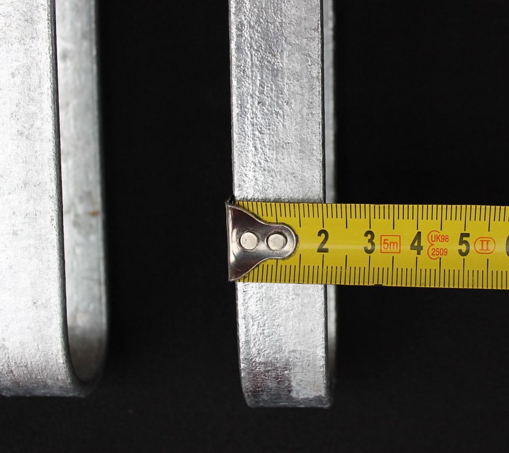 DanDiBo 4 Stück Bodenanker verzinkt XL Erdanker für Rosenbogen 30 cm Heringe Erdspieß Bodenspieß Befestigung Verankerungs-Set