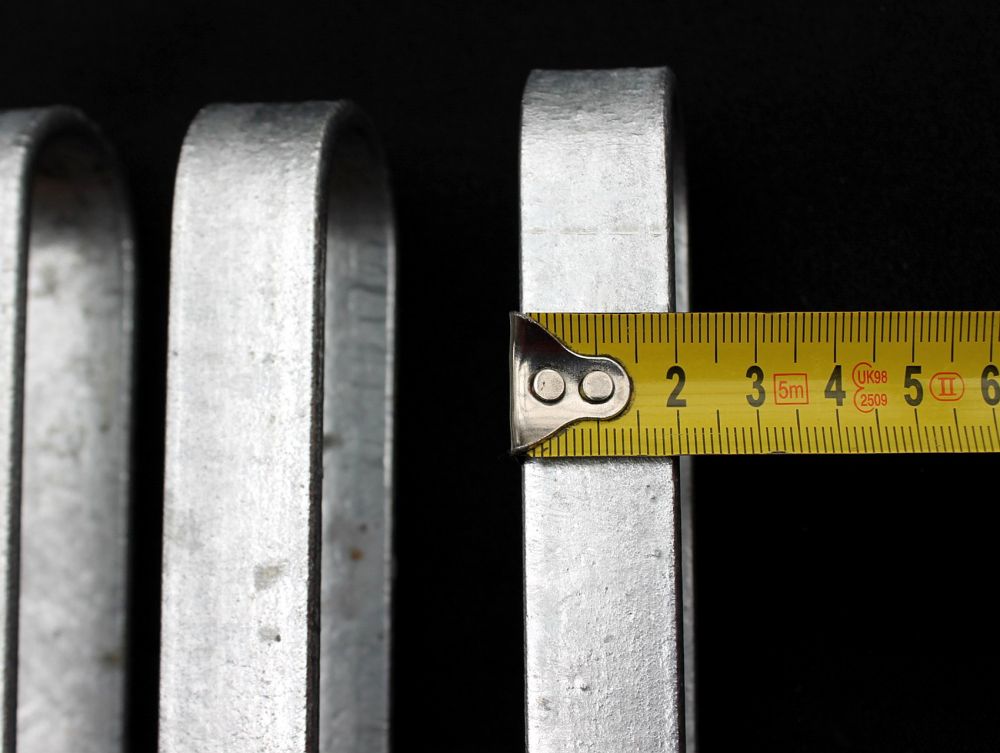 4 Stück Bodenanker verzinkt M Erdanker für Rosenbogen 22 cm Heringe Erdspieß Bodenspieß Befestigung Verankerungs-Set