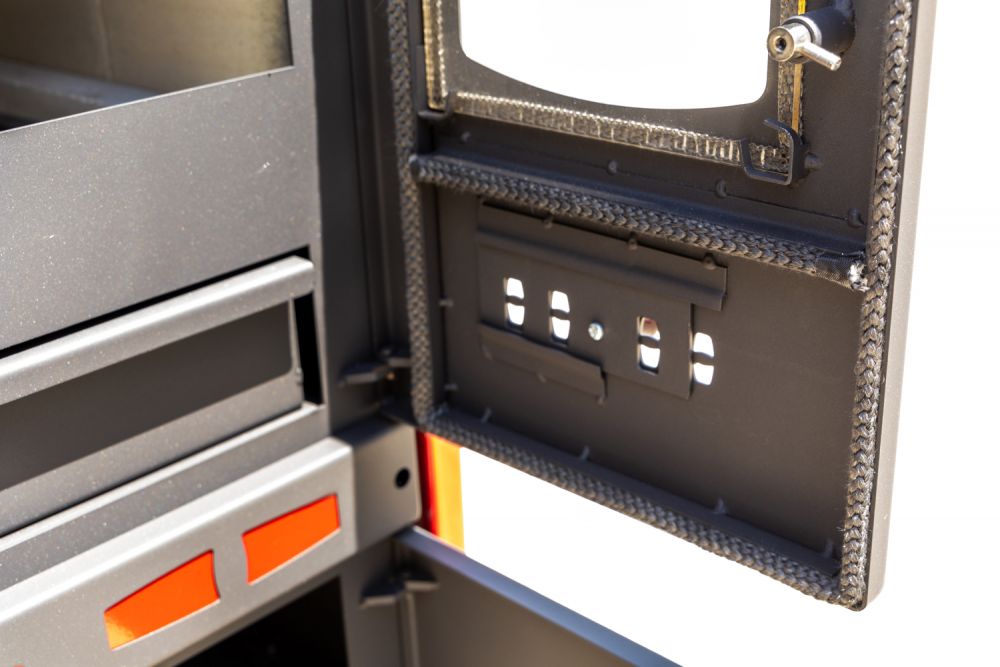 Kaminofen mit Backfach und Herdplatte Perfect Eco Lux Rot Links Holzofen 7 kW Kamin Ofen Holz Werkstattofen Hüttenofen Heizofen Gartenofen