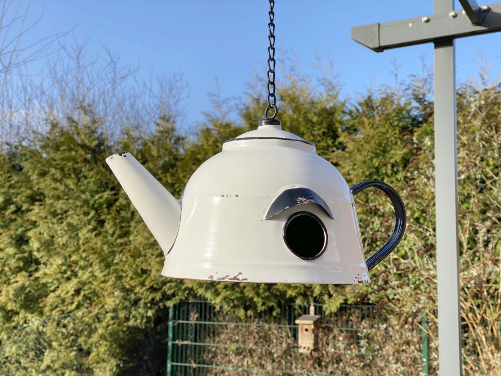 DanDiBo Vogelhaus zum Aufhängen Metall Deko Teekessel wetterfest 521862 Nistkasten Teekanne Futterstation für Vögel Shabby mit Kette Metallkanne Kanne Balkon